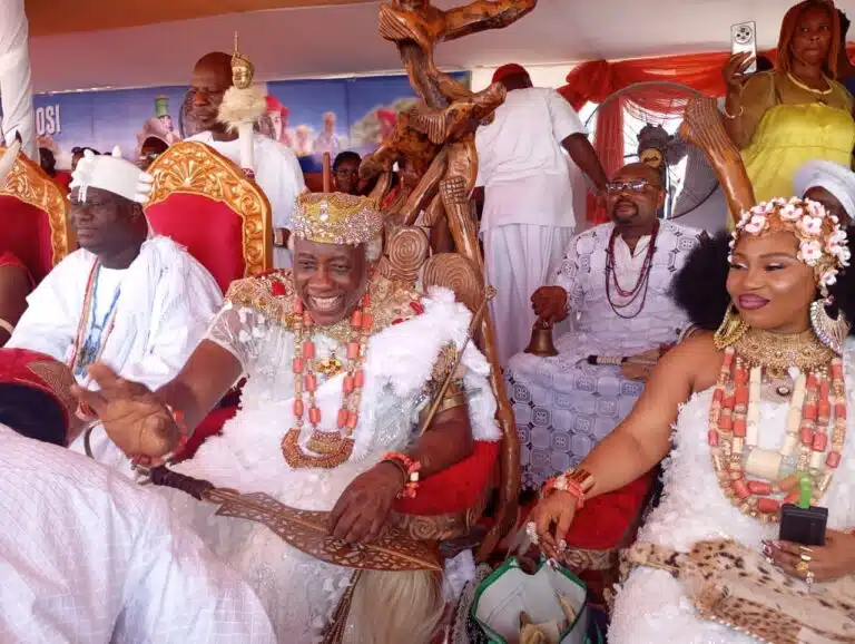 Ooni of Ife (left), Igwe Iweka (middle) and Lolo Iweka (right)