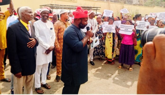 Ndiowu protests in Awka,  rejects Igwe-elect     