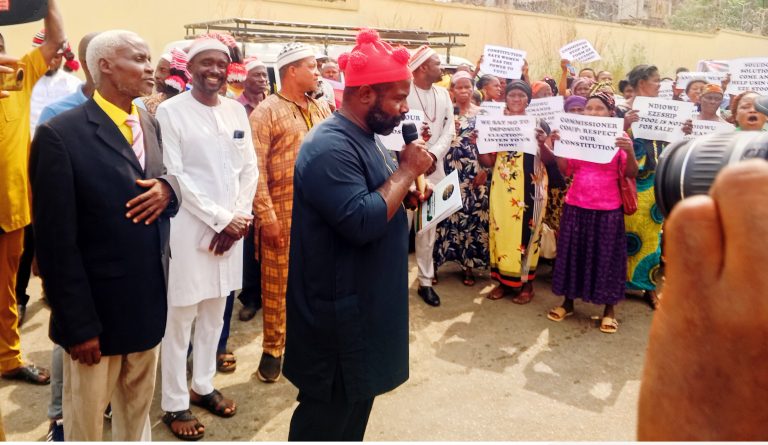 Ndiowu protests in Awka,  rejects Igwe-elect     