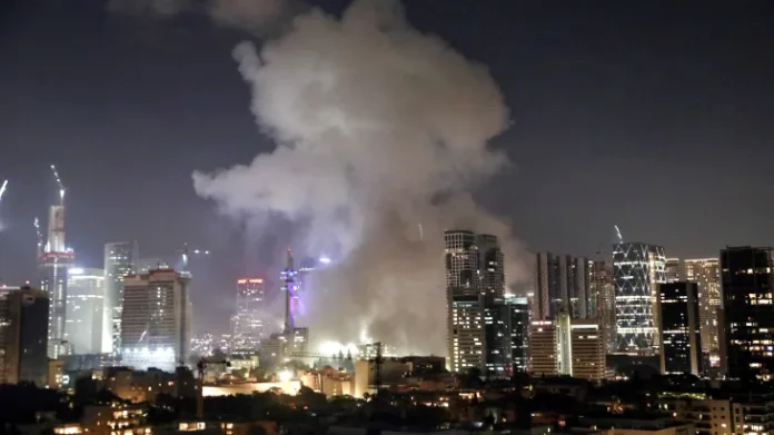 Tel Aviv Under Fire as Massive Iranian Missile Barrage Hits Israel