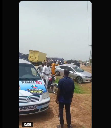 Panic on the Highway: Travelers Abandon Vehicles, Flee on Foot Over Looming Bandit Danger