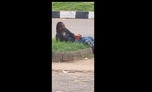 Neglected Legends: Veteran Actor Hanks Anuku Sighted on Abuja Sidewalks Looking Ill, Sparks Fresh Welfare Outcry