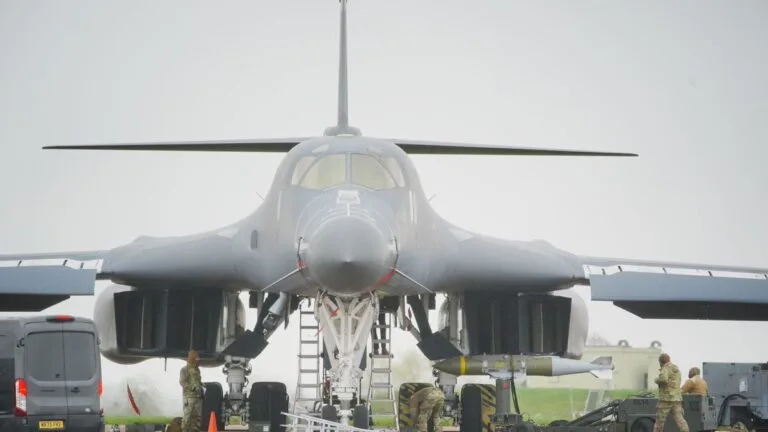 Escalation in the Middle East: US Deploys B-1B Lancer Bombers for Heavy Air Strikes on Iranian Targets