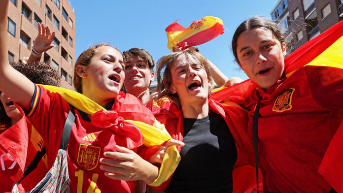 Spanish World Cup Victory Street Parties Turn Into Mass Demonstrations of Solidarity for Palestine