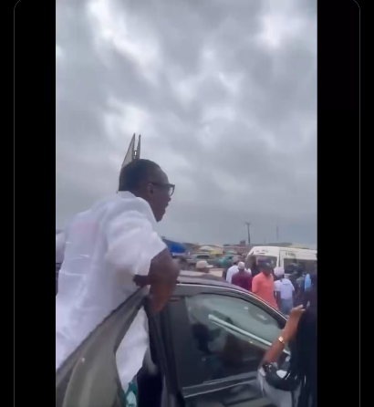 Police Allegedly Tear-Gas Omoyele Sowore En Route to Osogbo Ahead of Osun Election
