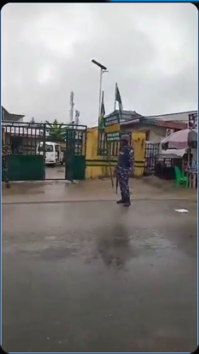 Angry Youths Storm Agip Police Station in Port Harcourt Over Alleged Killing of UNIPORT Graduate