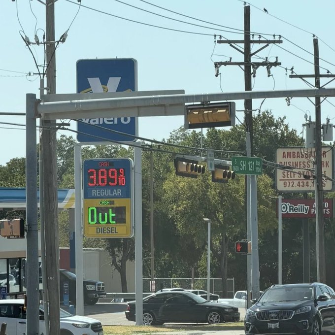 US Diesel Shortage Deepens as Stations Report Running Dry, Prices Hit Record Highs